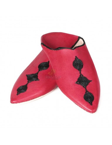 Babouche de Fez  bout pointu rouge et broderies de soie