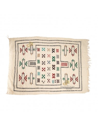 Tapis vintage fait main tapis berbre aux motifs ethniques sur fond blanc